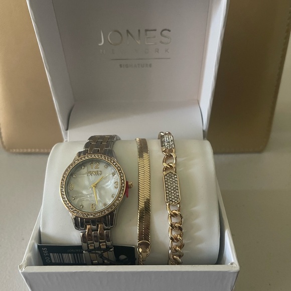 #99 - Jones New York Watch & Bracelet Set - Brand New In Box! - Picture 2 of 8